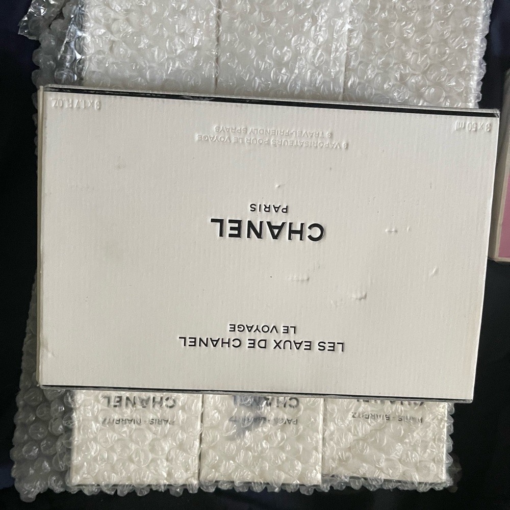 Perfumes - Picture 8 of 11
